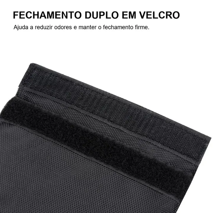 case-anti-odor-preto-fechamento-duplo - Detalhe do fechamento duplo em velcro do case anti odor preto.