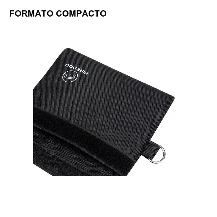 bolsa-anti-odor-preta-formato-compacto - Bolsa anti odor preta em angulo mostrando formato compacto.